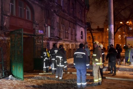 Во время пожара в Высоком переулке спасен лежачий больной (фото)