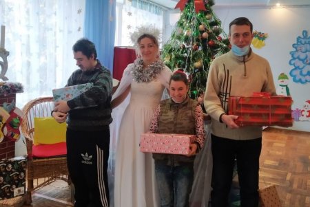 Маленькие одесситы льготных категорий получают подарки от детей из Германии (фото)