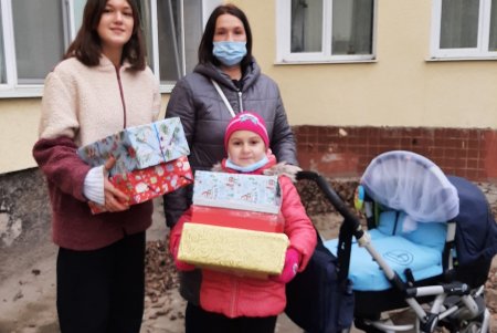 Маленькие одесситы льготных категорий получают подарки от детей из Германии (фото)