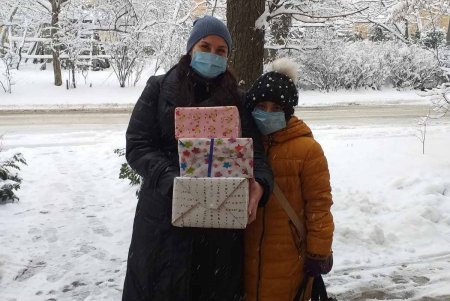 Маленькие одесситы льготных категорий получают подарки от детей из Германии (фото)