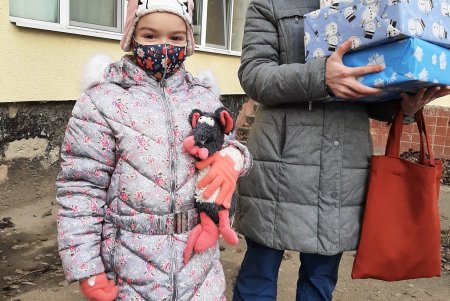 Маленькие одесситы льготных категорий получают подарки от детей из Германии (фото)