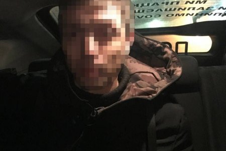 Одесские патрульные задержали двух нарушителей ПДД, у которых было оружие и наркотики