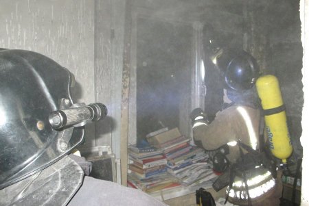 Рано утром тушили пожар в больнице водников (фото)