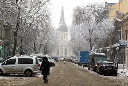 Сильнейший за последние годы снежный шторм в Одессе (фоторепортаж)