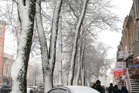 Сильнейший за последние годы снежный шторм в Одессе (фоторепортаж)