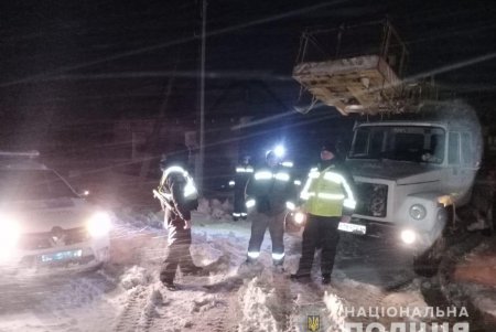 На трассах региона сотни человек спасены из снежного плена (фото, видео)