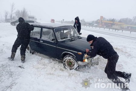 На трассах региона сотни человек спасены из снежного плена (фото, видео)