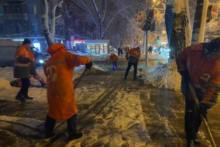 Дмитрий Жеман поблагодарил всех, кто участвует в ликвидации последствий непогоды: «Спасибо, что в такой сложный для города момент стали с нами рядом и помогаете в борьбе со стихией» (фото) 