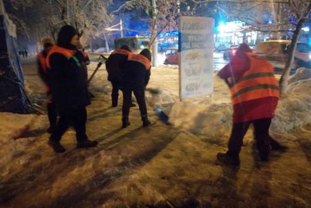 Дмитрий Жеман поблагодарил всех, кто участвует в ликвидации последствий непогоды: «Спасибо, что в такой сложный для города момент стали с нами рядом и помогаете в борьбе со стихией» (фото) 