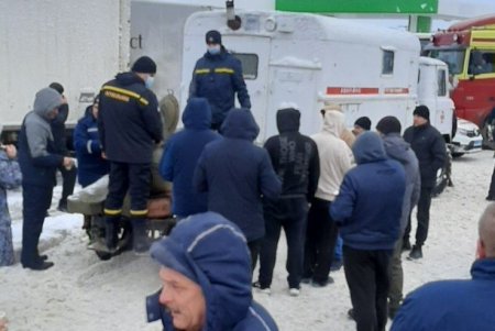 150 водителей грузовиков, скопившихся на трассе Одесса-Киев, получили горячие завтраки (фото)