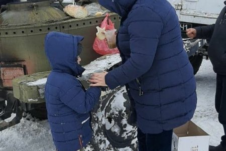 Спасатели накормили теплой едой почти 900 человек, застрявших на трассе Киев – Одесса (фото)