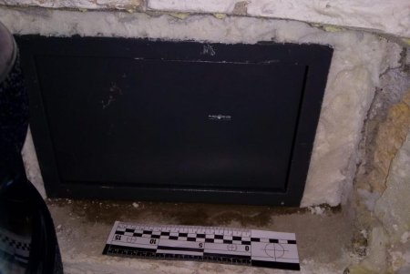 Связали оператора скотчем и угрожали пистолетом: двое мужчин ограбили АЗС в Лиманском районе