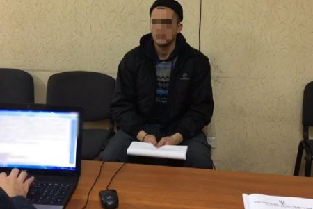 Связали оператора скотчем и угрожали пистолетом: двое мужчин ограбили АЗС в Лиманском районе