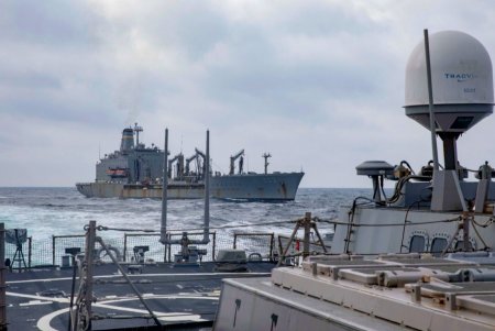 Украинские ВМС провели совместные учения с американскими ракетными крейсерами (фото)