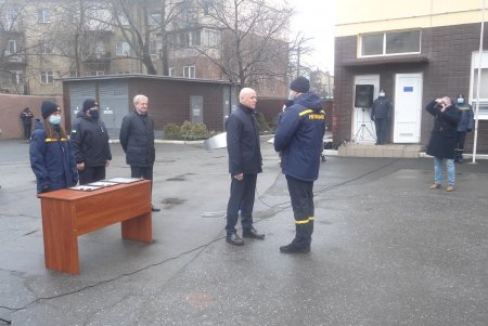 Одесским спасателям торжественно передали три современных пожарных машины, новое обмундирование и оборудование (фото)