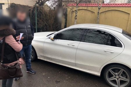 Пытался сорвать рассмотрение его уголовного дела: лжеминера Малиновского райсуда задержали (фото, видео)