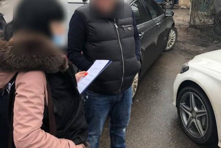 Пытался сорвать рассмотрение его уголовного дела: лжеминера Малиновского райсуда задержали (фото, видео)
