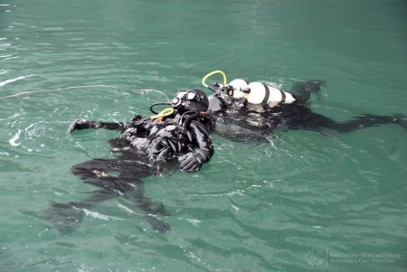 Подводный морской спецназ провел успешные учения в акватории Одесского порта (фото)
