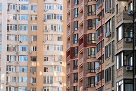 Улица Армейская: административные здания, жилые дома и одноименный сквер (фоторепортаж)