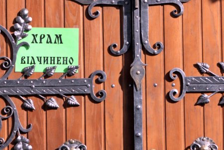 Улица Армейская: административные здания, жилые дома и одноименный сквер (фоторепортаж)