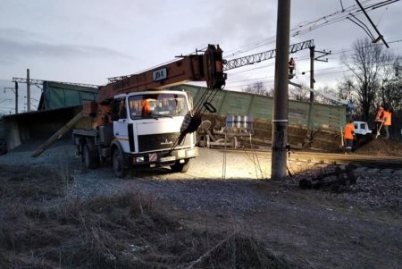 Поезд Одесса-Константиновка прибудет с опозданием из-за аварии на путях: с рельсов сошли восемь вагонов (фото)