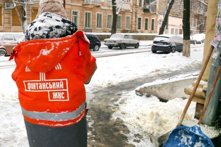 Одессу снова накрыло белой пеленой (фоторепортаж)