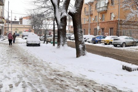 Одессу снова накрыло белой пеленой (фоторепортаж)