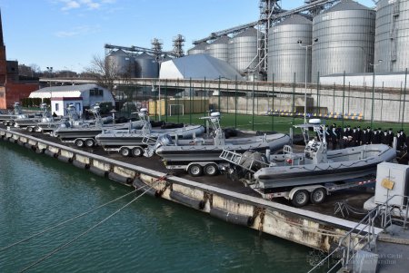 Против российской агрессии: американцы передали украинским морякам 10 катеров и 70 надувных лодок (фото)