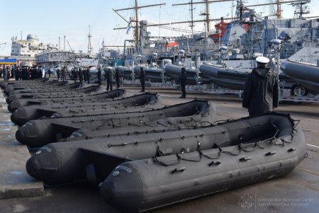 Против российской агрессии: американцы передали украинским морякам 10 катеров и 70 надувных лодок (фото)
