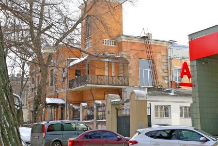 Старинные здания и новые высотки улицы Юрия Олеши (фоторепортаж)