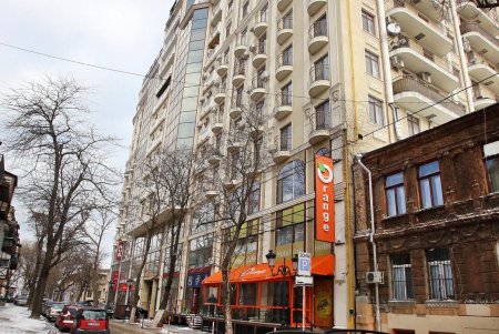 Старинные здания и новые высотки улицы Юрия Олеши (фоторепортаж)