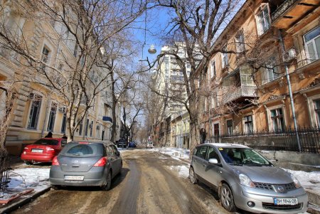 Старинные здания и новые высотки улицы Юрия Олеши (фоторепортаж)