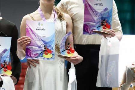 Победителей международных соревнований по танцам на льду наградили в Одессе (фото)