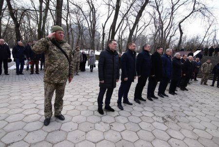 Одесситы возложили цветы к памятнику воинам-интернационалистам (фото)