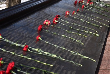 Одесситы возложили цветы к памятнику воинам-интернационалистам (фото)