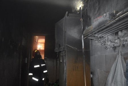 При пожаре в коммунальной квартире на Конной спасена 17-летняя девушка