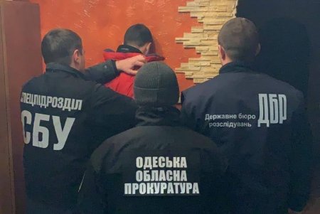 В Одесской области инспектор налоговой вымогал взятку у предпринимателя, угрожая проверками (фото)