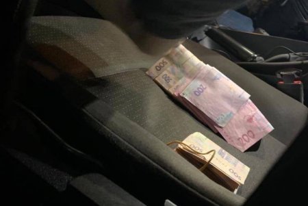 В Одесской области инспектор налоговой вымогал взятку у предпринимателя, угрожая проверками (фото)