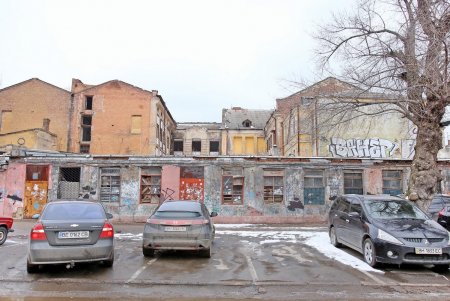 Асташкина - улица армейских складов, красных фонарей, и место убийства криминального авторитета (фоторепортаж)