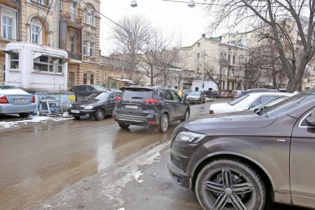 Асташкина - улица армейских складов, красных фонарей, и место убийства криминального авторитета (фоторепортаж)