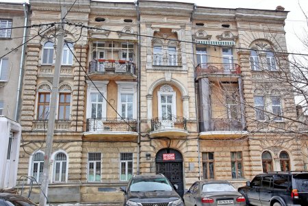 Асташкина - улица армейских складов, красных фонарей, и место убийства криминального авторитета (фоторепортаж)