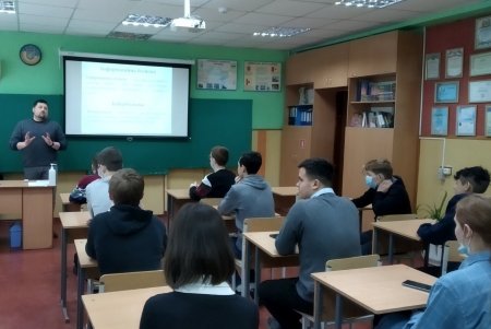 Около 400 школьников Одессы прошли мастер-классы по безопасному поведению в интернете (фото)