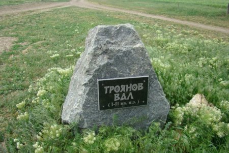 За состоянием памятников в Татарбунарах будут следить общественные инспекторы (фото)