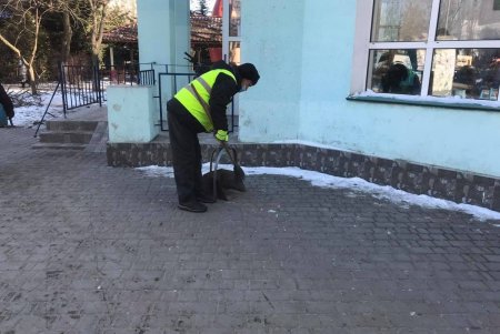 Коммунальщики привели в порядок три памятника и бювет в Суворовском районе (фото)