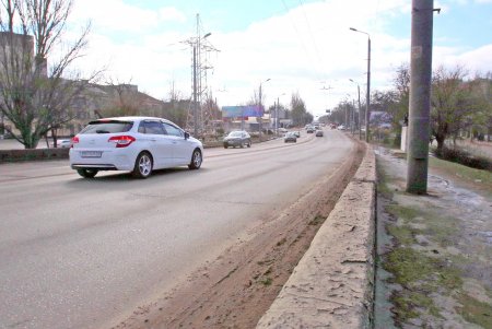 Действует запрет на движение грузового транспорта по Ивановскому мосту (фоторепортаж)