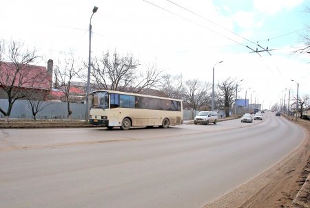 Действует запрет на движение грузового транспорта по Ивановскому мосту (фоторепортаж)