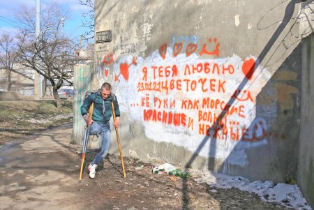Действует запрет на движение грузового транспорта по Ивановскому мосту (фоторепортаж)