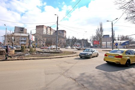 Действует запрет на движение грузового транспорта по Ивановскому мосту (фоторепортаж)