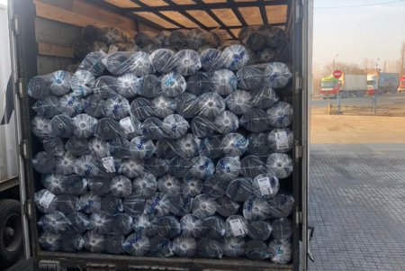 Семитоннную партию табачной контрабанды блокировали в порту Черноморска (фото)