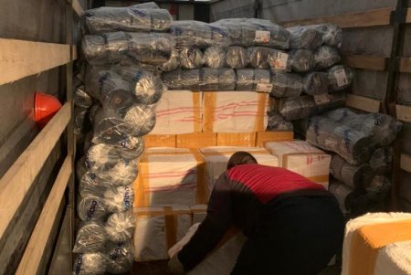 Семитоннную партию табачной контрабанды блокировали в порту Черноморска (фото)